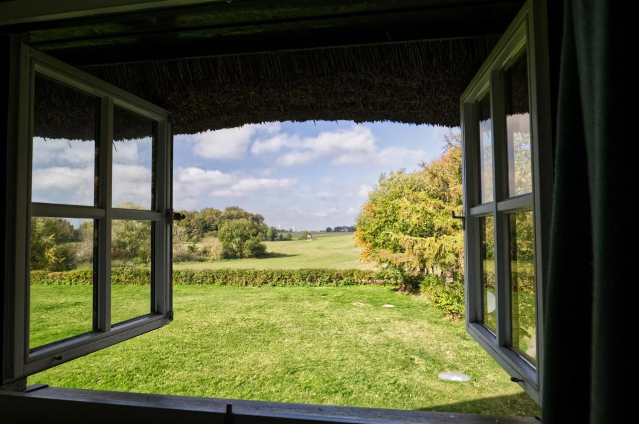Reetdachhaus Mit Grossem Garten Und Kamin Marlow Dış mekan fotoğraf